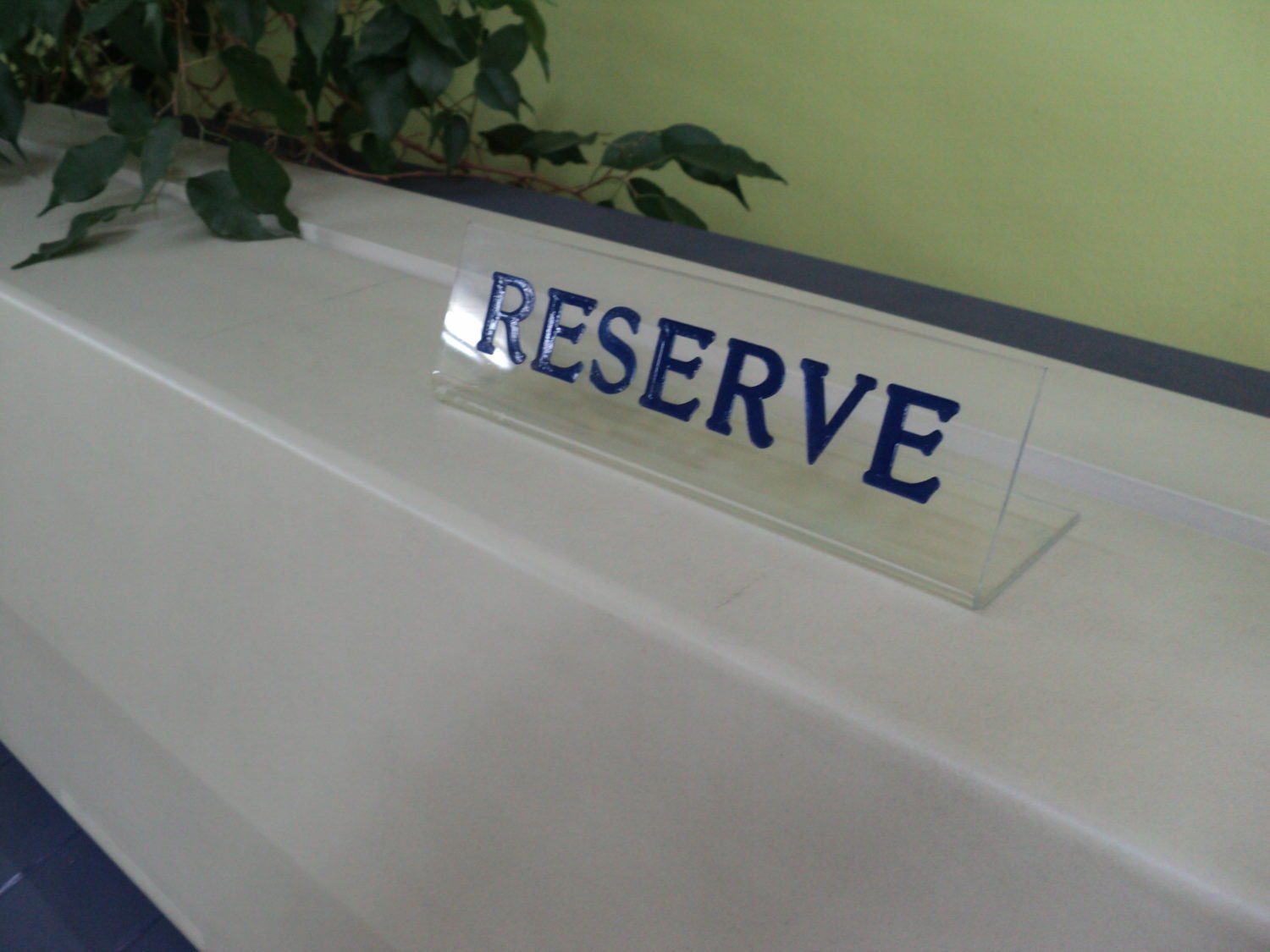 hinweisschild-plexiglas hinweisschild plexiglas