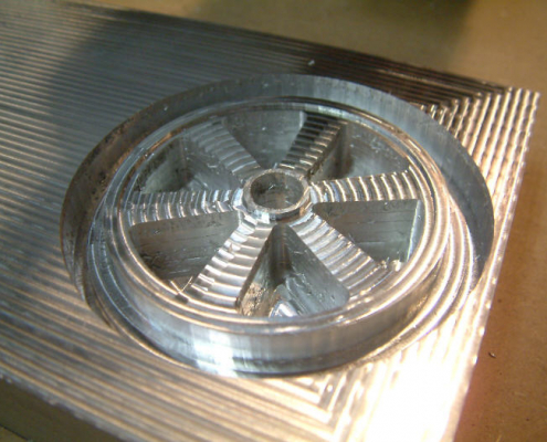 rad-aus-alu-fräsen CNCMillingaDcar/wheelinsolidaluminium