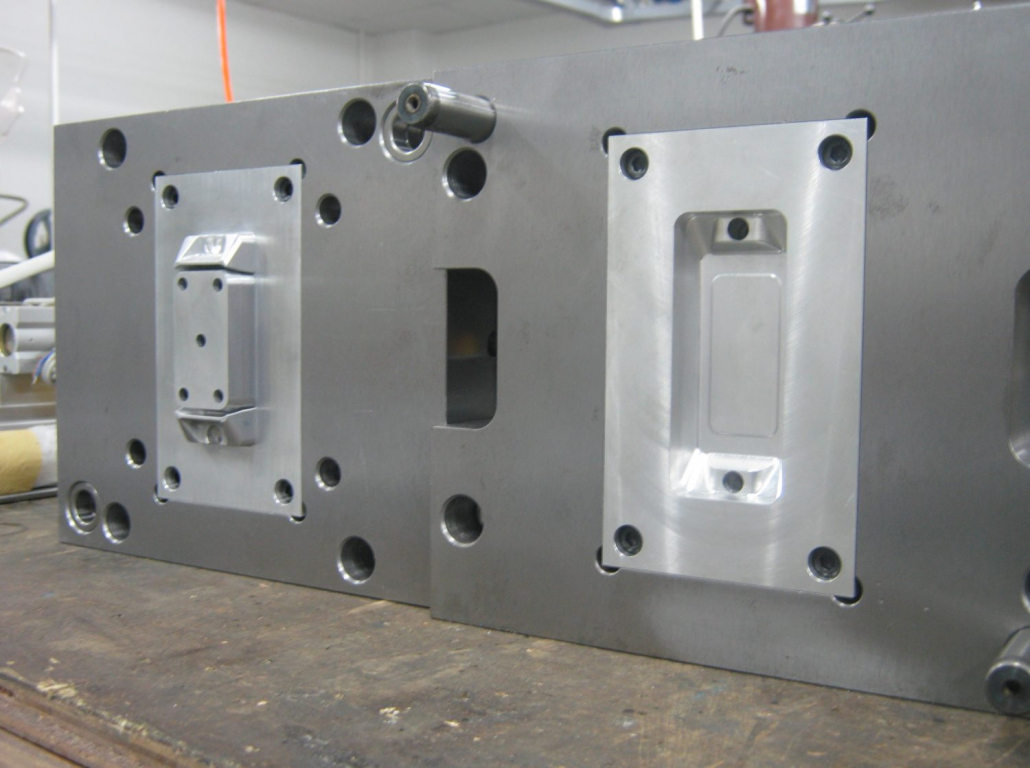 Spritzgussformen-fraesen CNC machiningofmetalinD