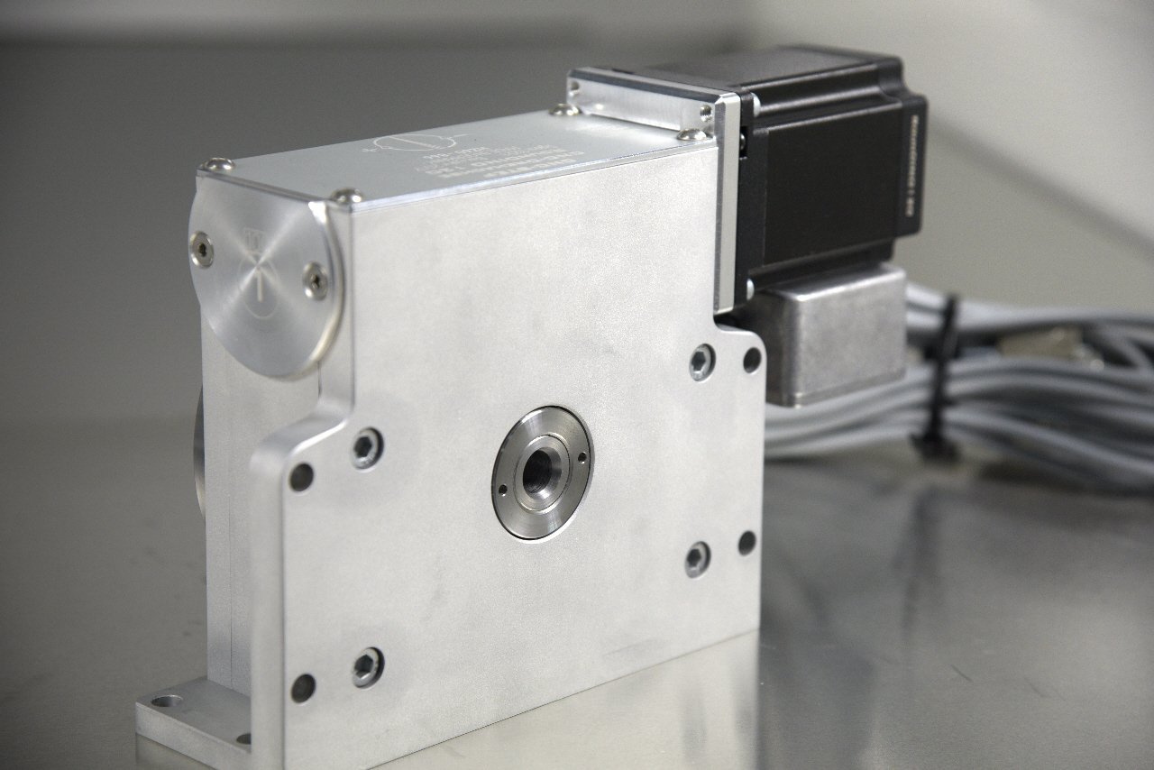 Vierte Achse als CNC Indexer mit Schneckentrieb Vierte Achse als CNC Indexer mit Schneckentrieb