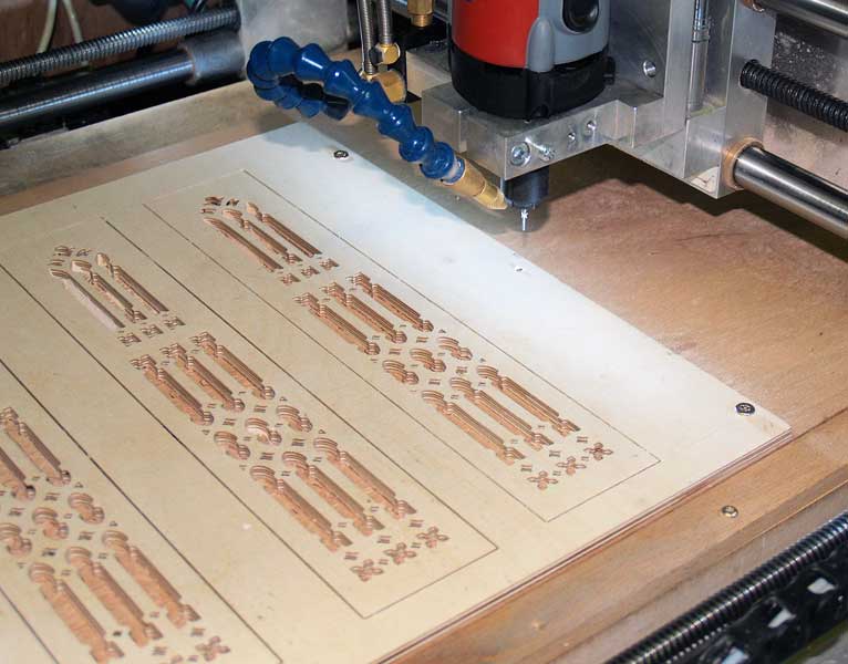CNC milling of cutouts and contours in wood