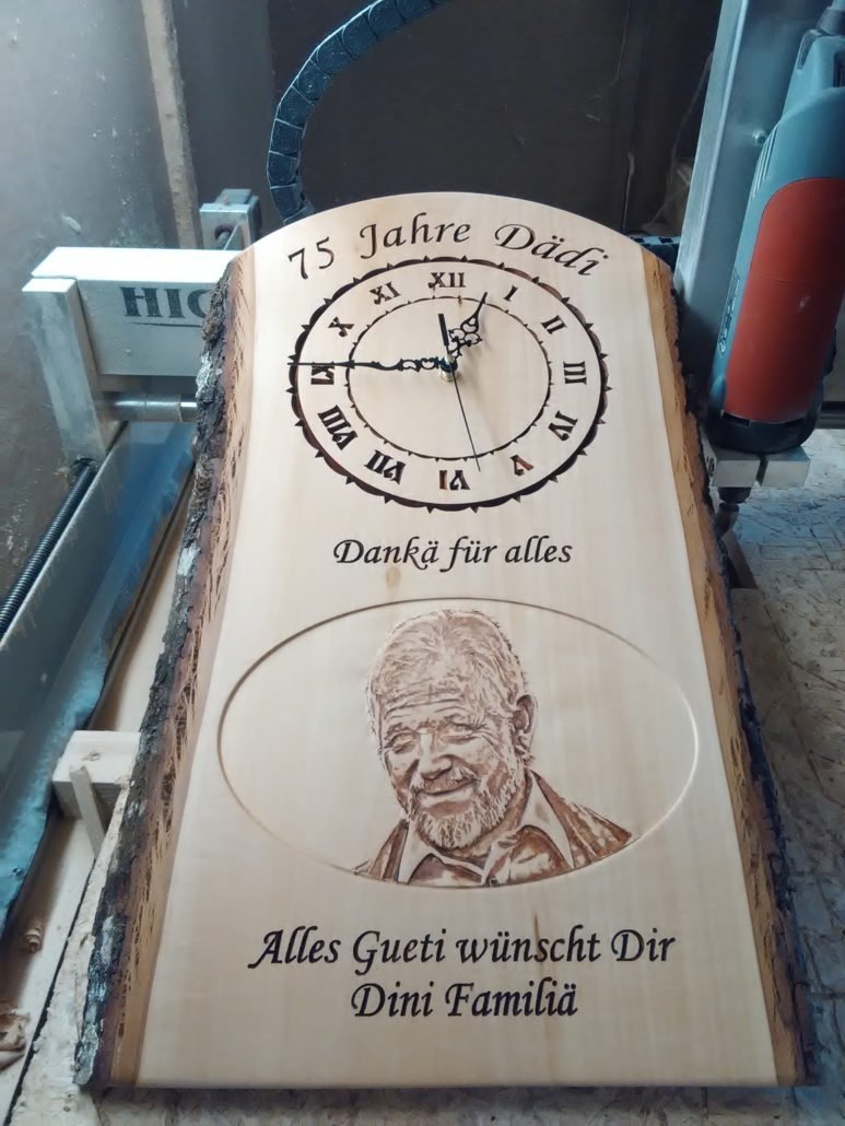 Wooden clock with 3d picture relief Wooden clock with 3d picture relief