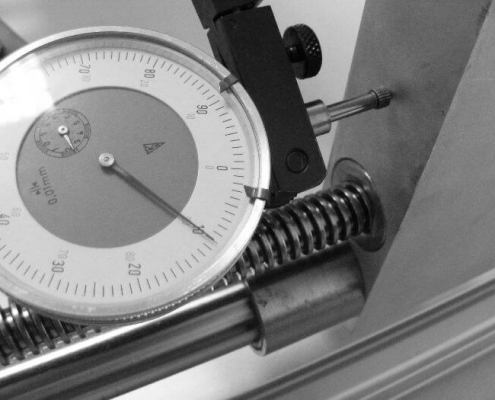 Axle backlash between X-spindle and nut back approx. 0,13mm AxlebacklashbetweenX spindleandnutbackapprox.,mm
