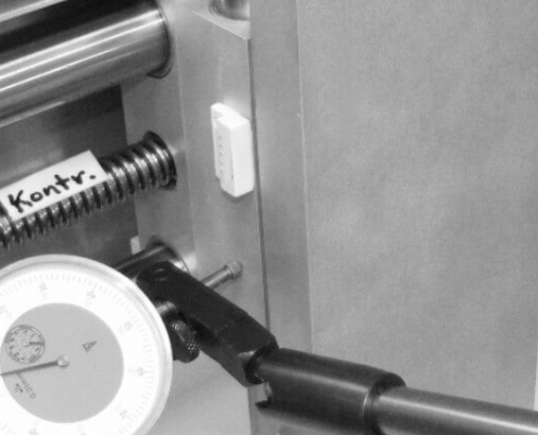 Reversal backlash between Y- spindle and nut approx. 0,3mm ReversalbacklashbetweenY spindleandnutapprox.,mm