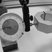 Measured backlash on the milling motor Aufnahme approx.0,27mm with approx. 2kg weight. MeasuredbacklashonthemillingmotorAufnahmeapprox.,mmwithapprox.kgweight.