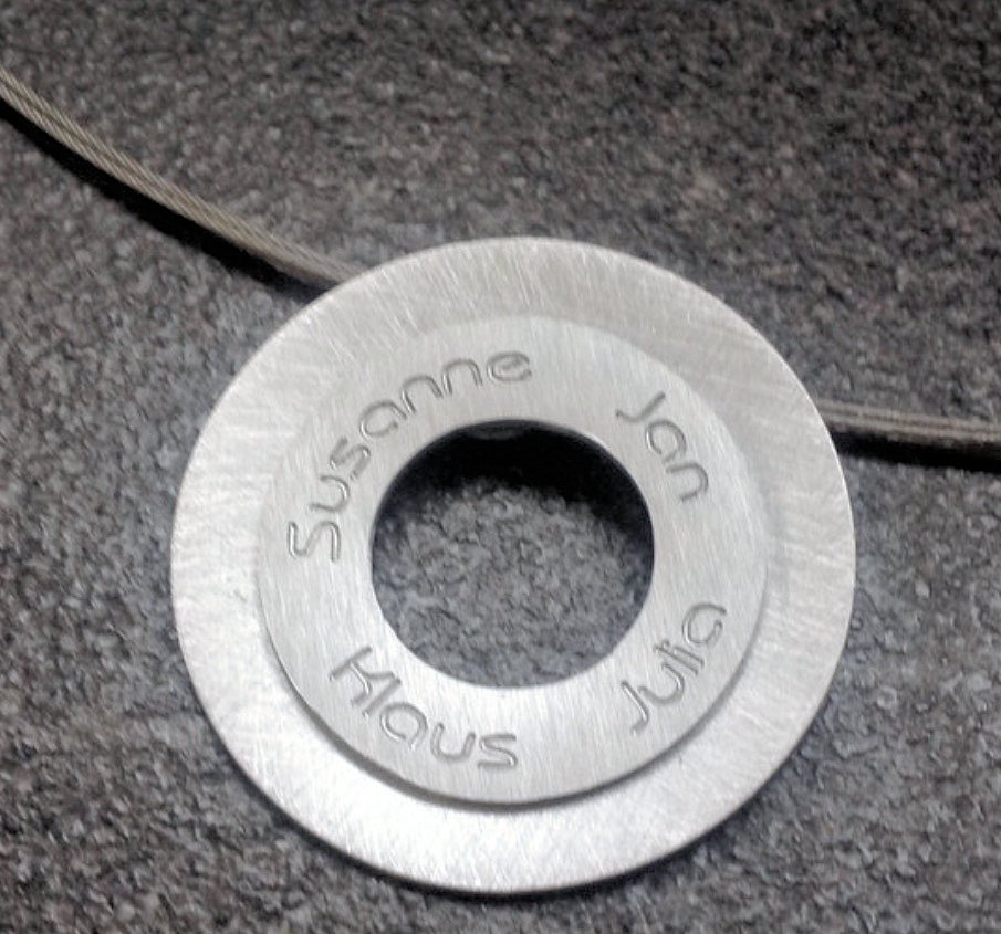 Alu Design Anhänger mit Wunschtext aus Aluminium Alu Design Anhänger mit Wunschtext aus Aluminium