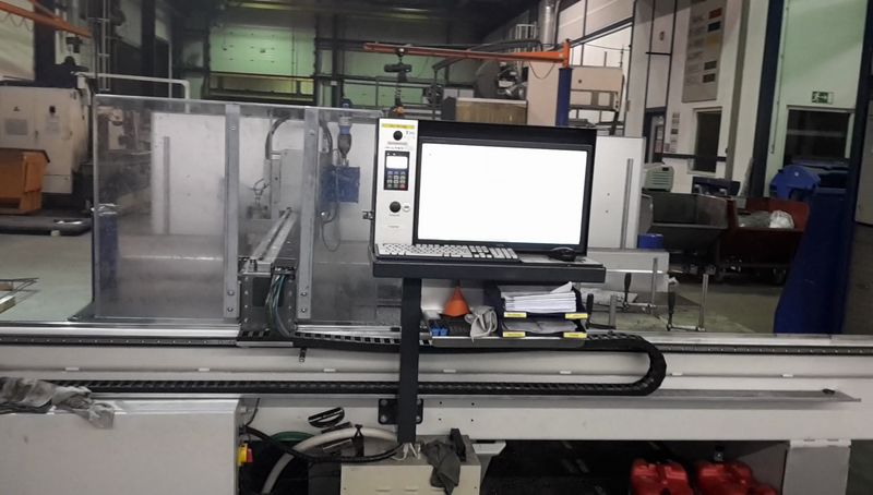 bedienpult-cnc-bohren-an-maschine bedienpult cnc bohren an maschine