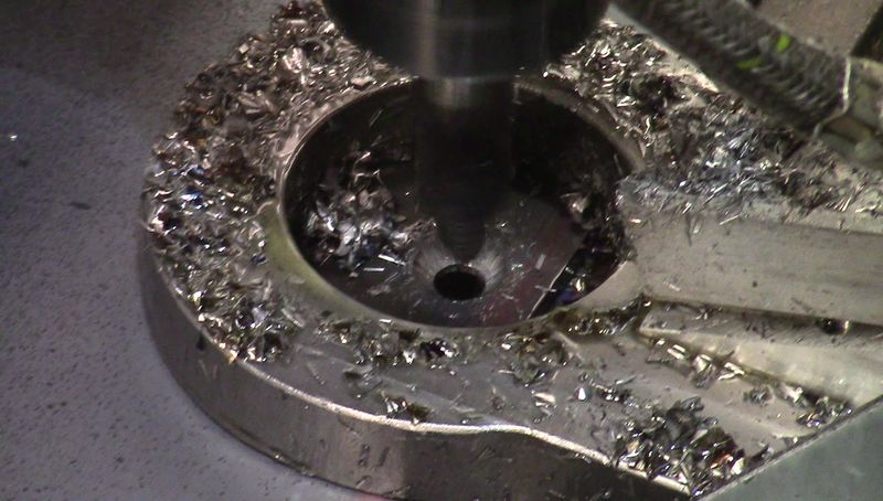 cnc-bohren-pneumatischer-niederhalter cnc steel drilling