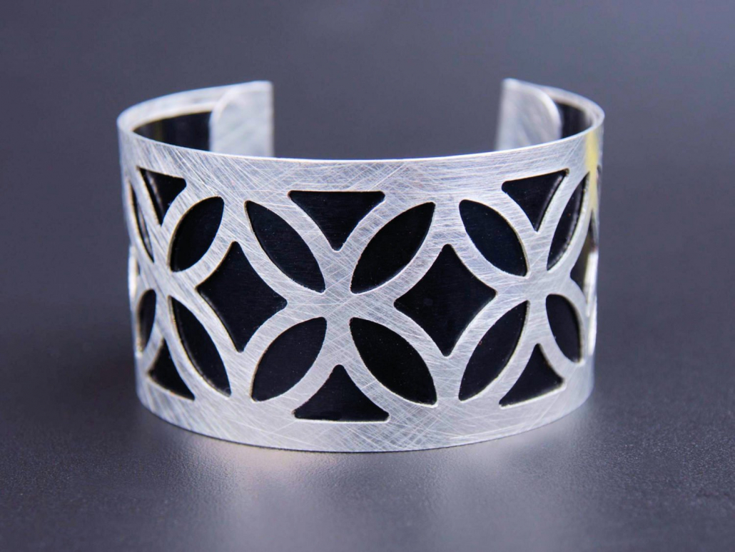 Custom Armreifen im Aluminium Style Custom Armreifen im Aluminium Style