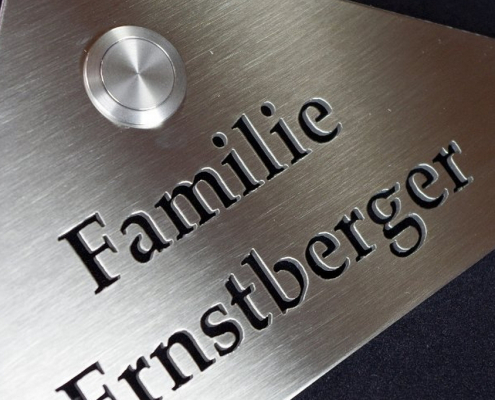 edelstahl-fraesen-Klingelschild-start