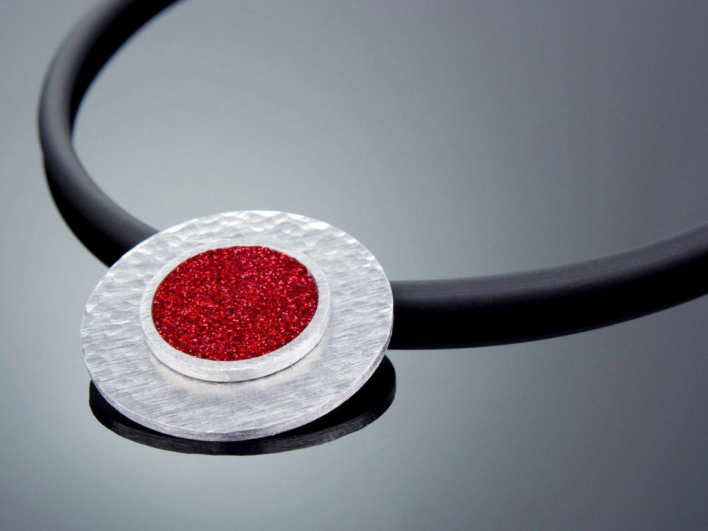 Fertige Alu Halskette mit Lederband Fertige Alu Halskette mit Lederband