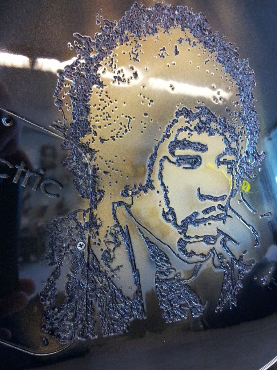 Gefrästes Bild in E Gitarre