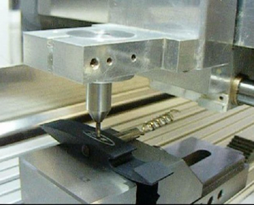 ritzgravur-auf-rund-gebogenen-teilen ritzgravur-auf-rund-gebogenen-teilen