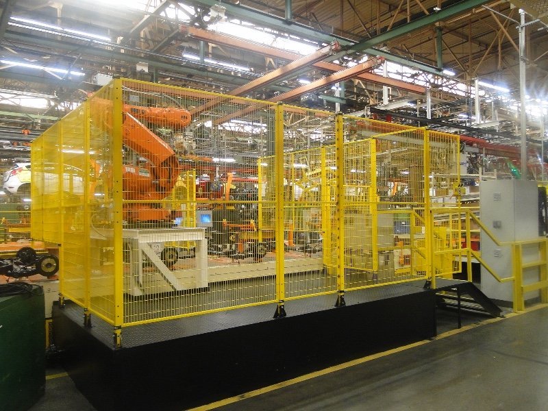 Schutzeinrichtung um Roboter - Schutzzaun Schutzeinrichtung um Roboter - Schutzzaun